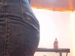Amateur Adult Webcam of CurvyHeat