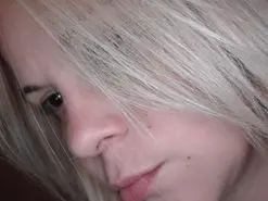 Amateur Nude Webcam of Hottye