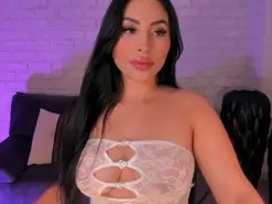 Amateur Adult Webcam of MiaRoberts1
