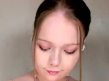 Bongacams Watch Live Sex Cams of MelMooon