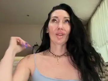 Bongacams Live Sex Cam of KorolevaQween000