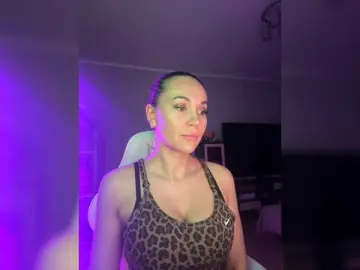 Bongacams Live Porn of QWEENII