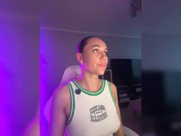 Bongacams Live Sex Cam of QWEENII