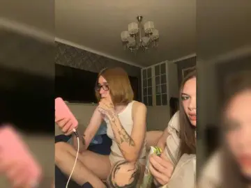 Bongacams Nude Webcam of shyyyygirls