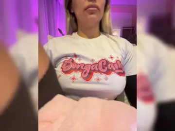 Bongacams Best live sex cam show of EmilyLeah
