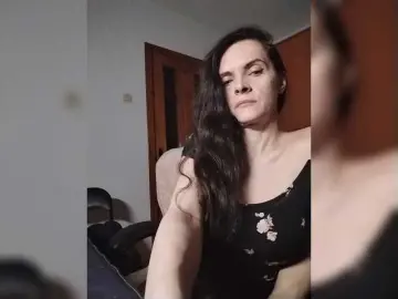 Bongacams Free Live Porn of SexQueen11