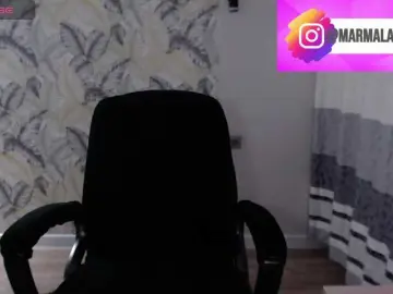 Bongacams Live Sex Cam of Foxymoxy19
