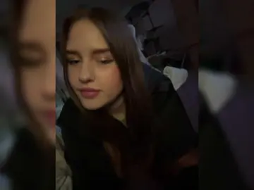 Bongacams Sex Cam of L0lly-D0lly