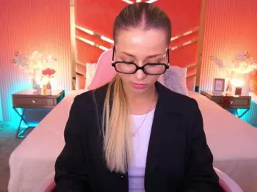 Bongacams Best live sex cam show of LoveeDove