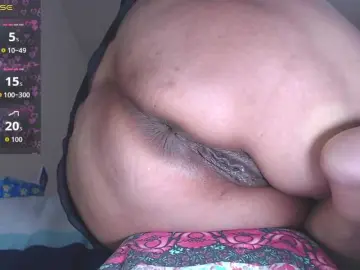 Bongacams Nude Webcam of HotMilfSquirt