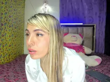 Bongacams Live Sex Cam of daphnehot01
