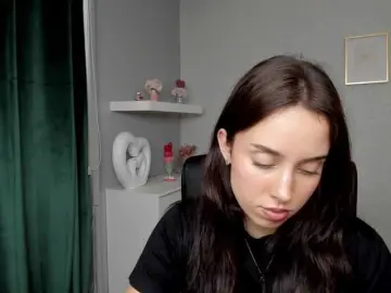 Bongacams Private Sex Chat of adeleLive