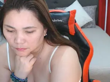 Bongacams Watch Live Sex Cams of AsianHotMama143