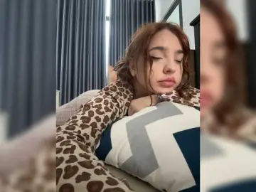 Bongacams Private Sex Chat of LittleDelora