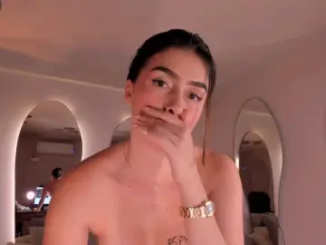 Bongacams Watch Live Sex Cams of PaulinaSantos1