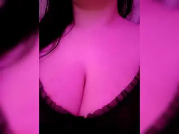 Bongacams Watch Live Sex Cams of YennSI