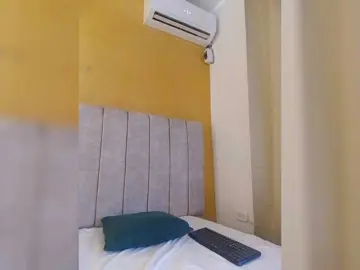 Bongacams Live Sex Cam of lexyfyre