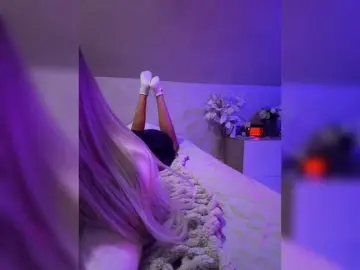 Bongacams Nude Webcam of HollyPolly111