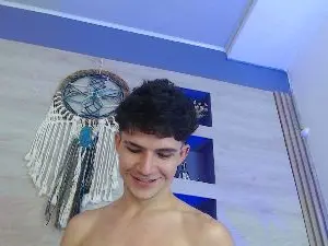 Cam4 Adult Webcam of Logan_Steel