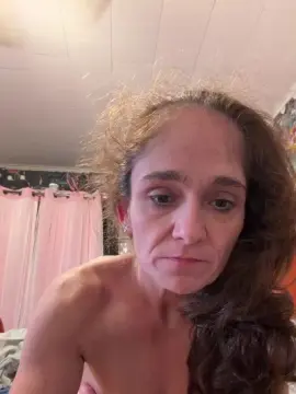 Cam4 Free Live Porn of SaraLaw22