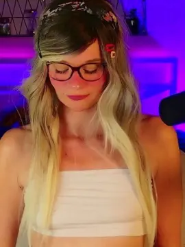 Cam4 Free Live Porn of Kittoucharme