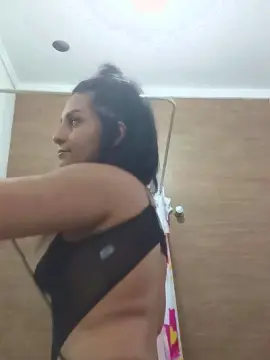 Cam4 Free Porn Cam of Docejulia1