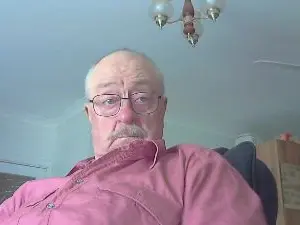 Cam4 Live Porn of robert_51xx