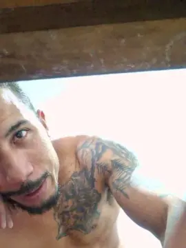 Cam4 Live Porn of Chilenohh