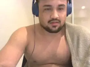 Cam4 Free Live Porn of BigBoyhot9