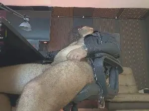 Cam4 Live Sex Cam of leon_1717