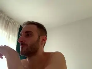 Cam4 Adult Webcam of LukaShyGuy225