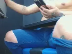 Cam4 Watch Live Sex Cams of master_bigcock1
