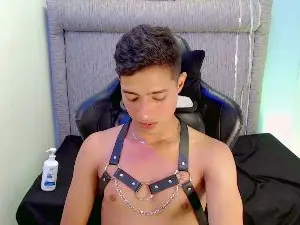 Cam4 Best live sex cam show of YUZTIN_LITTLE