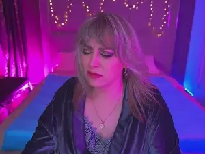 Cam4 Sex Chat of CandyLadyyy
