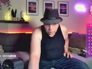 Cam4 Live Sex Cam of djShyVibes