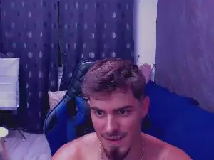 Cam4 Free Live Porn of greekgod19