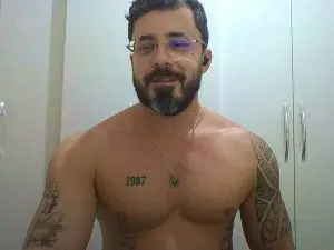 Cam4 Sex Chat of Alers87