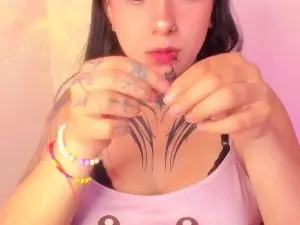 Cam4 Live Porn of lauramillers