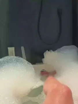 Cam4 Nude Webcam of naughtywife21