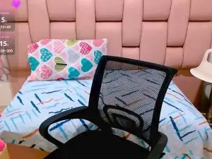 Cam4 Live Sex Cam of roxyhot19