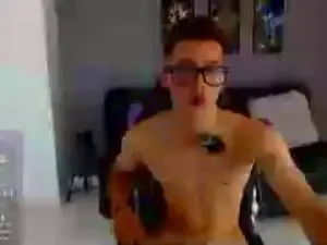 Cam4 Live Porn of james_bigc0ck20