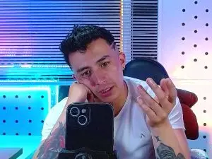 Cam4 Live Porn of DARKO07_
