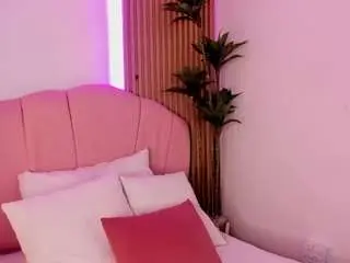 Camsoda Free Live Porn of nicole-miler