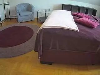 Camsoda Live Sex Cam of voyeurcam-julmodels-whitebed-6