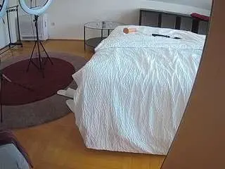 Camsoda Best Webcam of voyeurcam-julmodels-whitebed-6