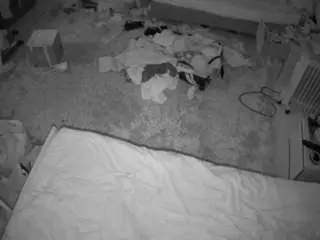 Camsoda Live Sex Cam of voyeurcam-julmodels-whitebed-5