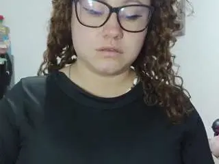 Camsoda Free Porn Cam of curly-greeneyed