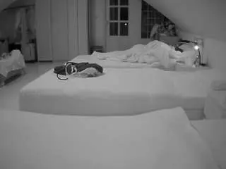 Camsoda Live Sex of voyeurcam-julmodels-bed-3