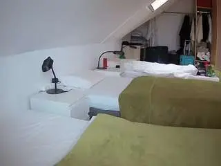 Camsoda Nude Webcam of voyeurcam-julmodels-bed-4