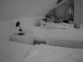 Camsoda Free Porn Cam of voyeurcam-julmodels-bed-4